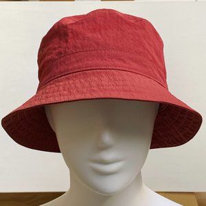 Lululemon On My Level Bucket Hat in Berry Pink (size S/M)